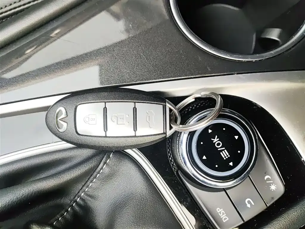 Infiniti Q50L 2021 из CN, фото 9