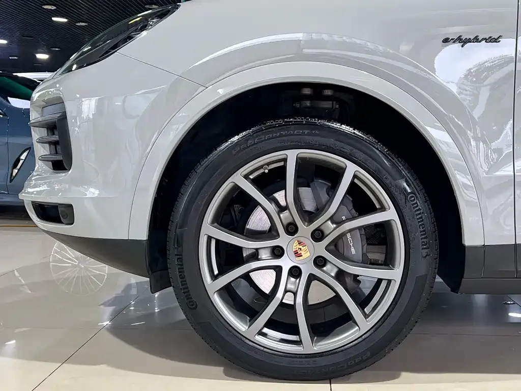 Porsche Cayenne Hybrid — фото 7