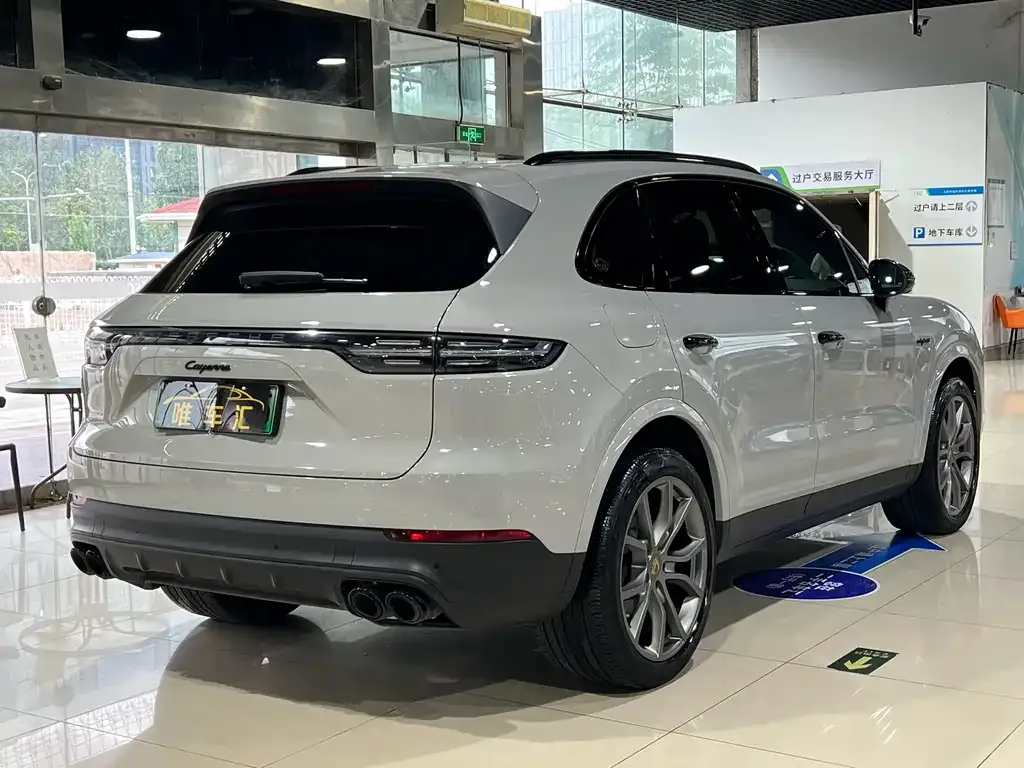 Porsche Cayenne Hybrid — фото 3