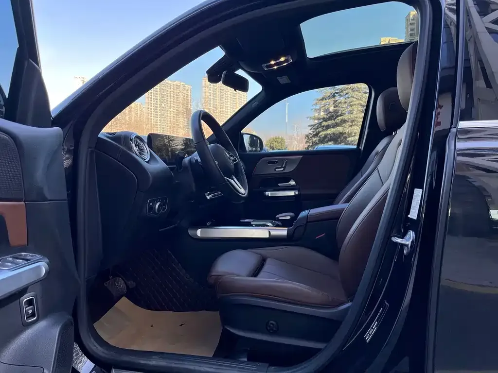 Mercedes-Benz GLB 2023 из CN, фото 2