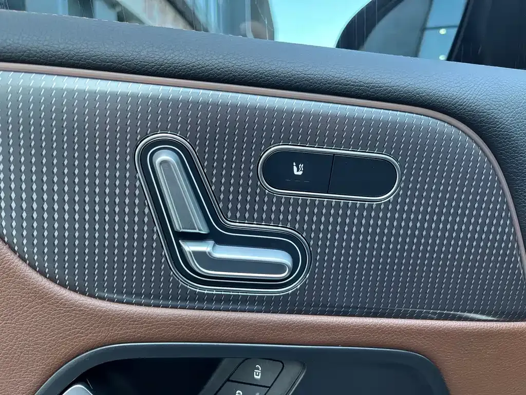 Mercedes-Benz GLB 2023 из CN, фото 4