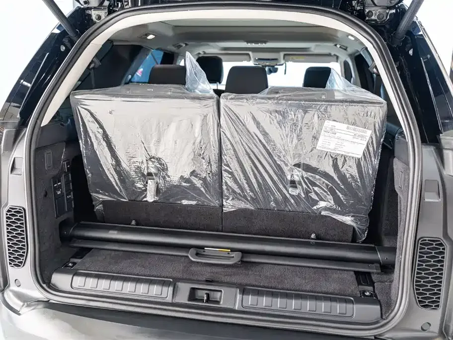 Land Rover Discovery 2024 из CN, фото 10