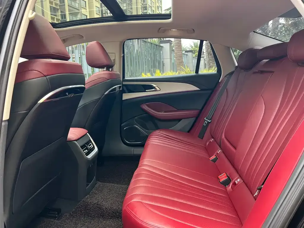 Hongqi H5 2025 из CN, фото 3
