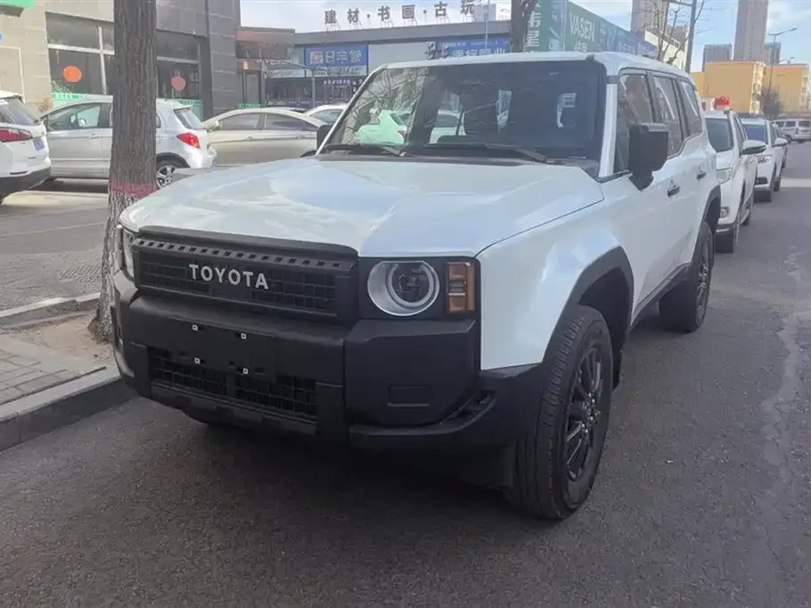 Toyota Prado — фото 1
