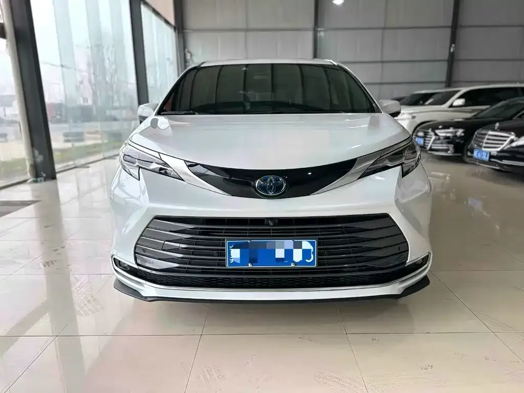 Toyota Sienna 2022 из CN, фото 4