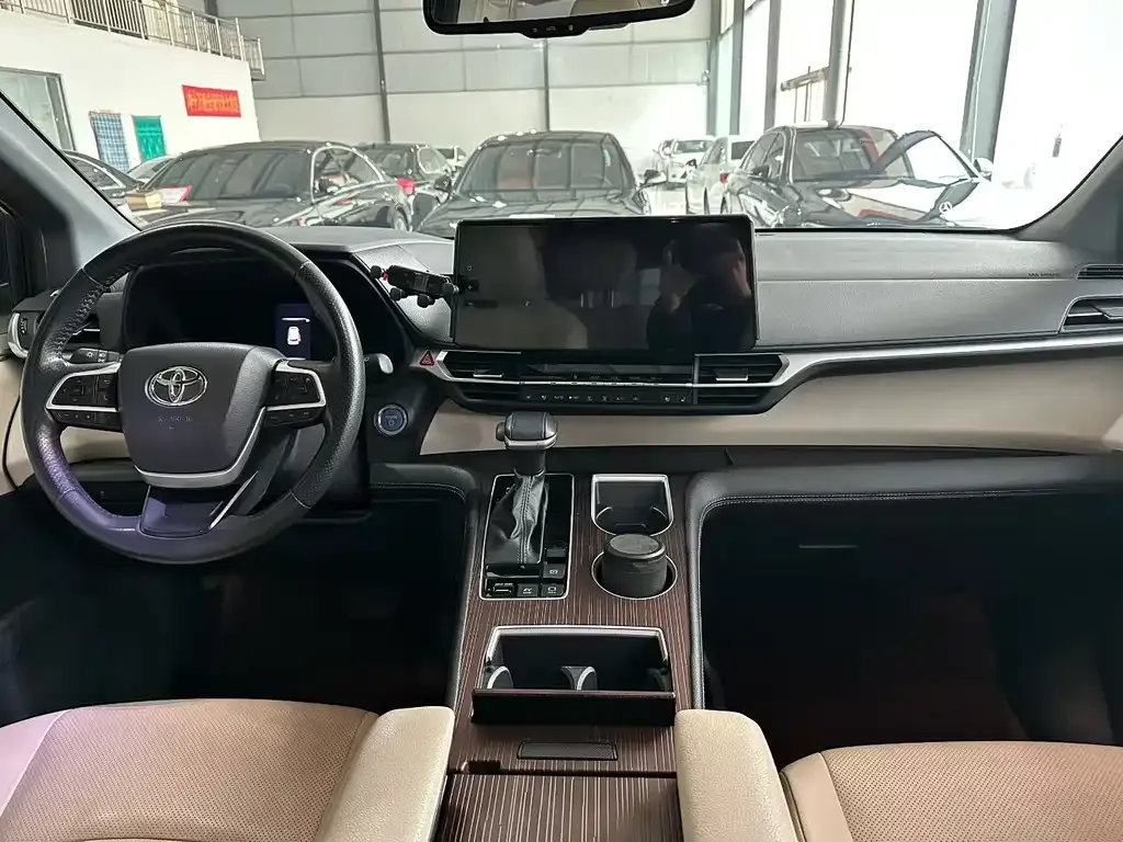 Toyota Sienna 2022 из CN, фото 7
