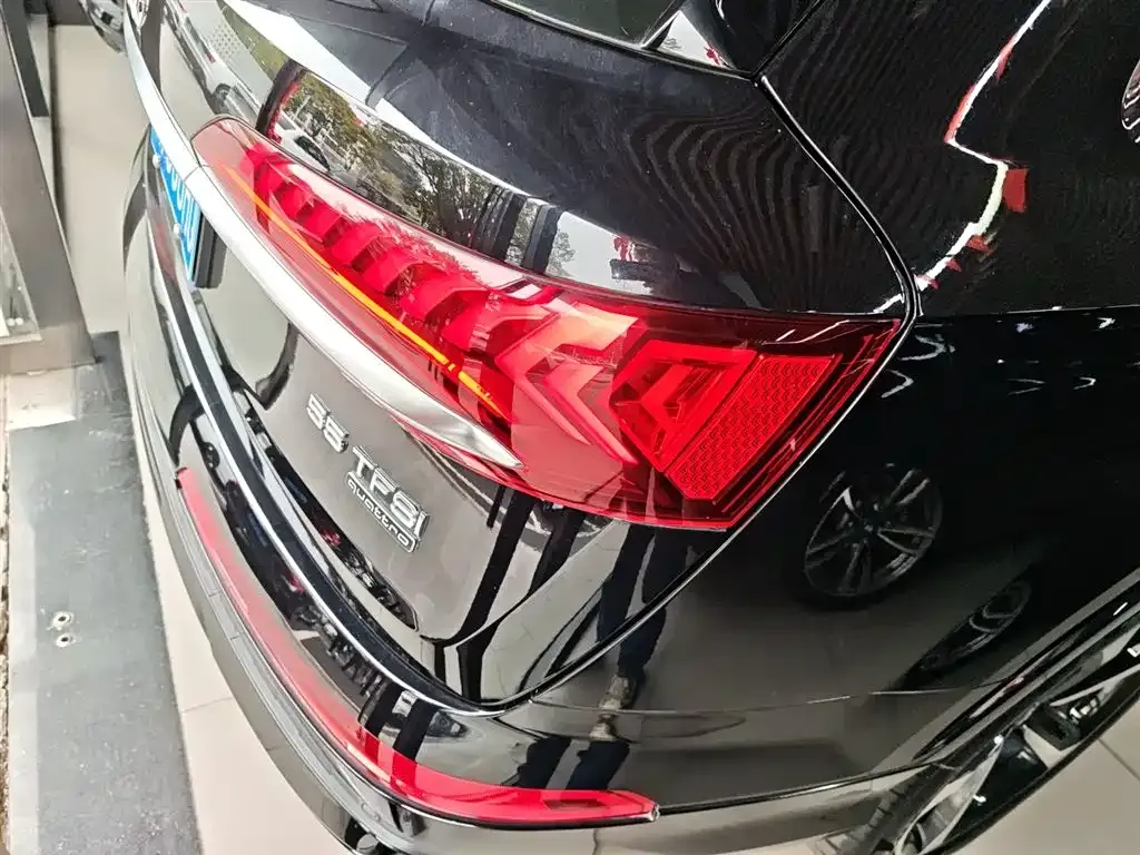 Audi Q7 2021 из CN, фото 5