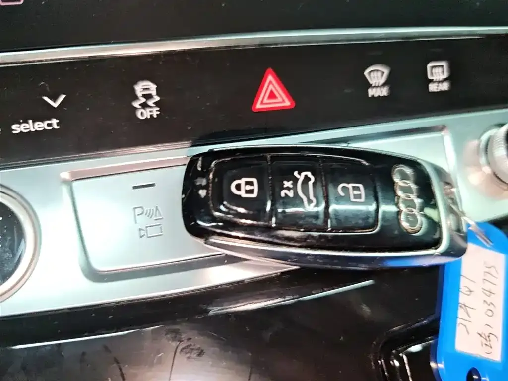 Audi Q7 2021 из CN, фото 2