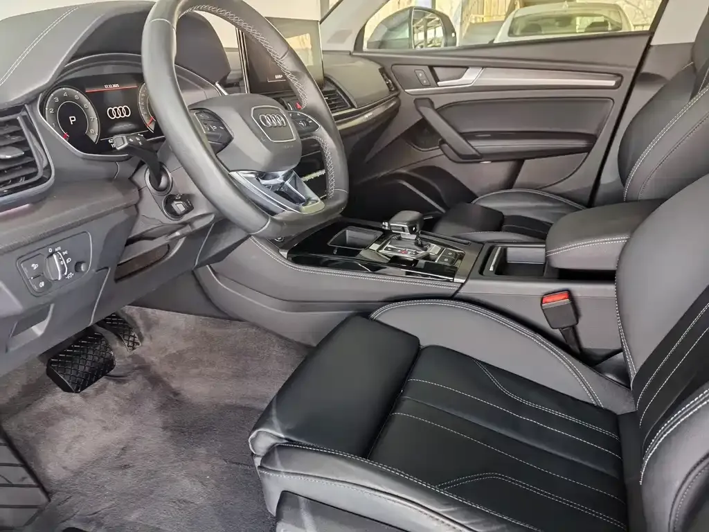 Audi Q5L 2022 из CN, фото 6