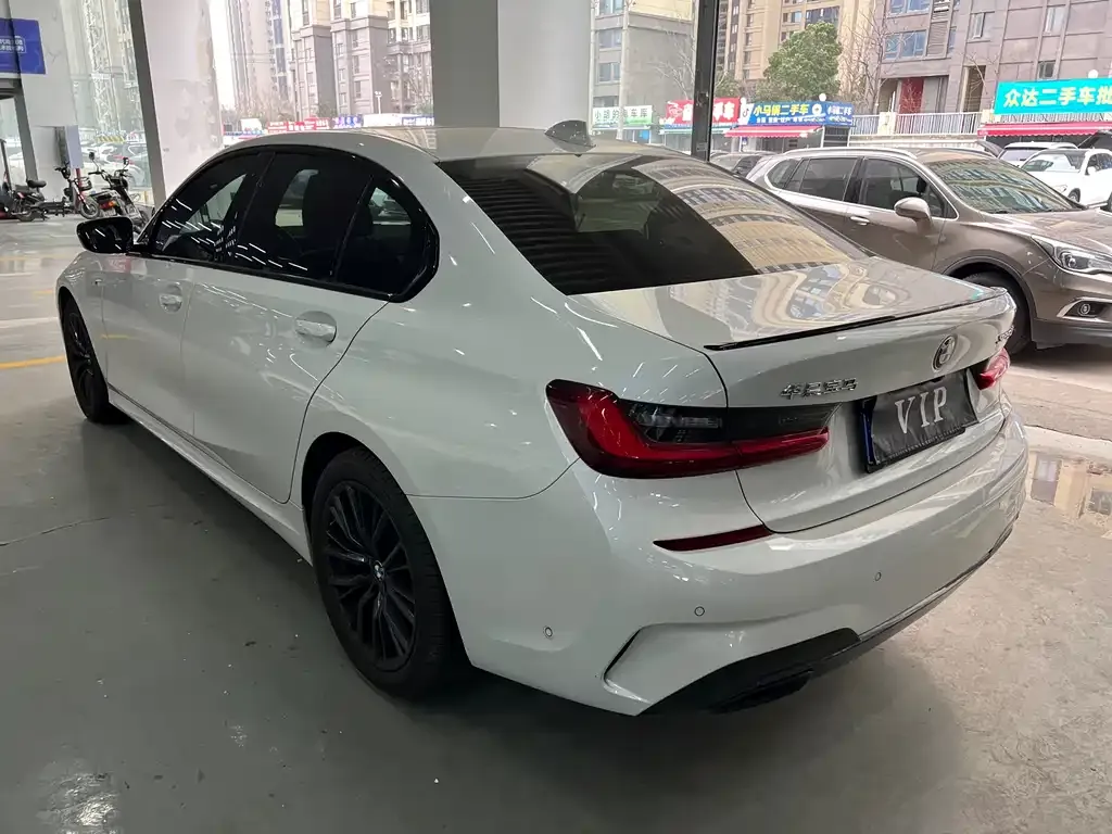 BMW 3 Series 2022 из CN, фото 2
