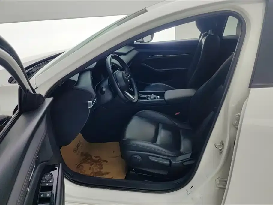 Mazda 3 Axela 2023 из CN, фото 9