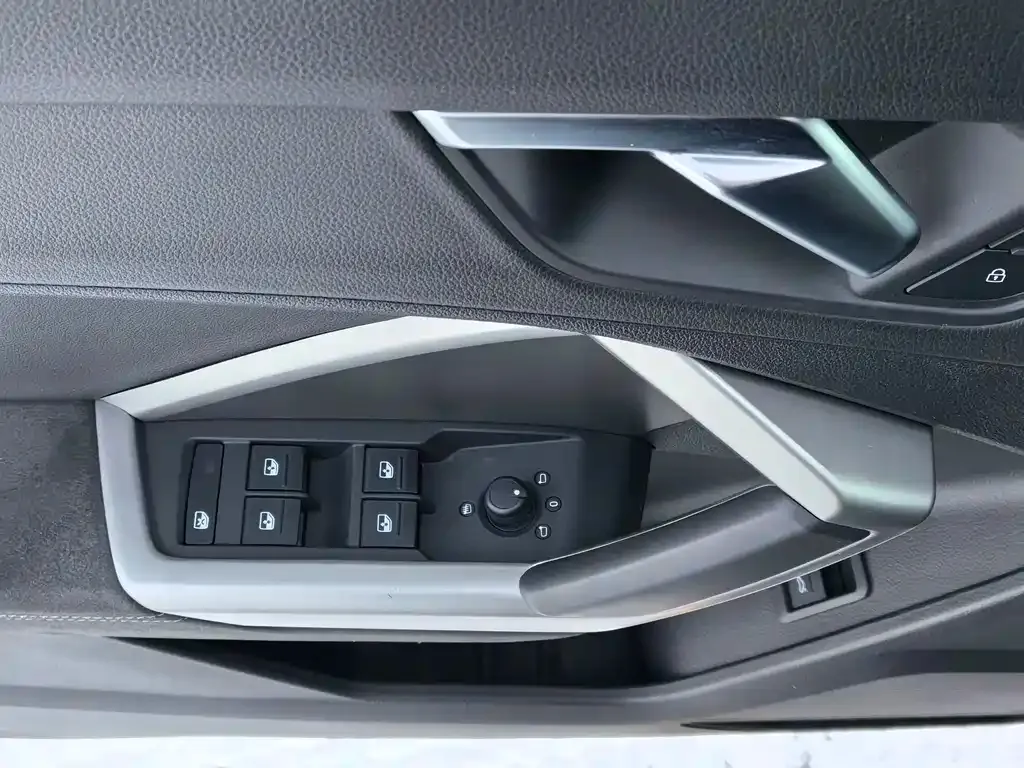 Audi Q3 2023 из CN, фото 7