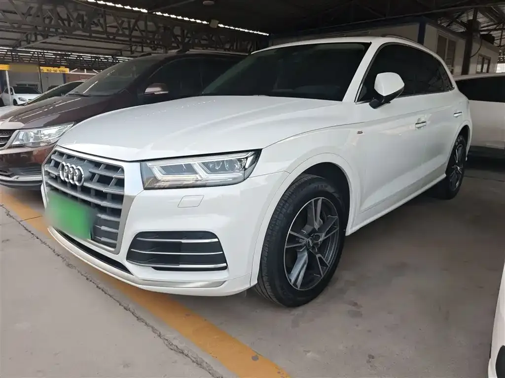 Audi Q5L 2021 из CN, фото 1