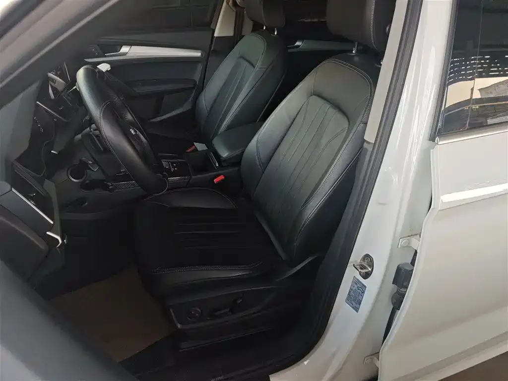 Audi Q5L 2021 из CN, фото 8