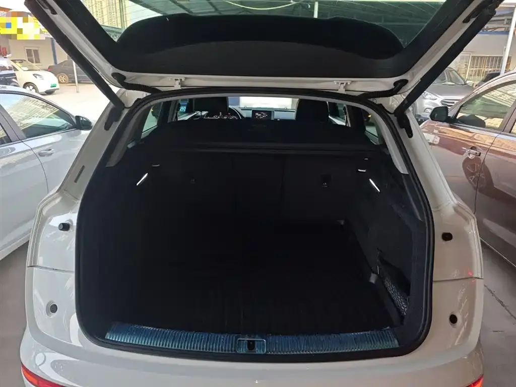 Audi Q5L 2021 из CN, фото 3