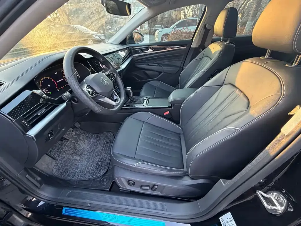 Volkswagen Passat 2023 из CN, фото 8