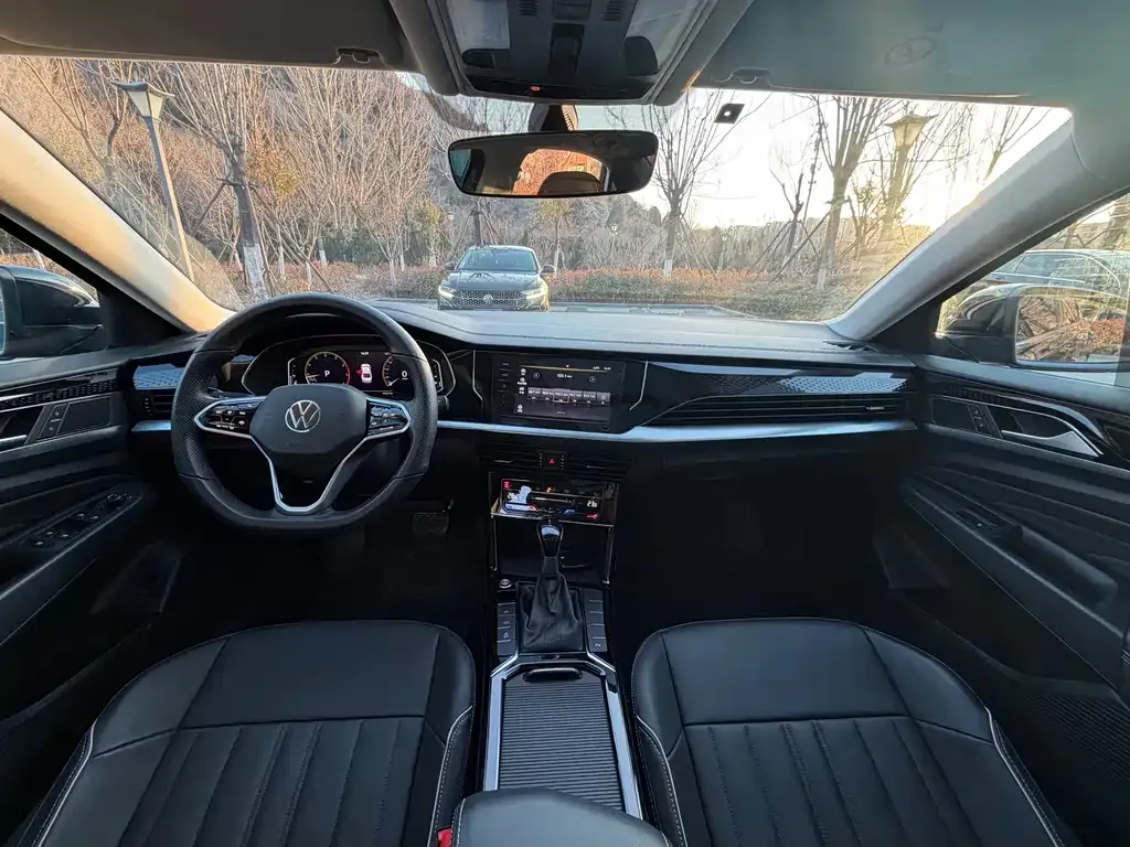 Volkswagen Passat 2023 из CN, фото 4