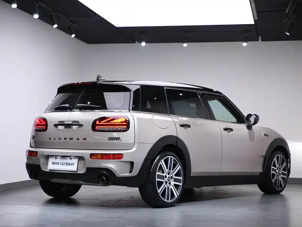 MINI Clubman — фото 4