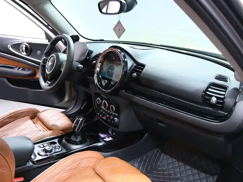 MINI Clubman — фото 9