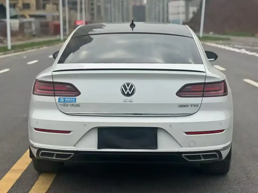 Volkswagen CC 2023 из CN, фото 4
