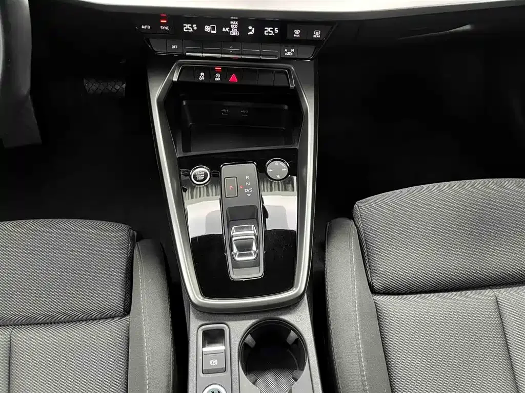 Audi A3 2022 из CN, фото 10