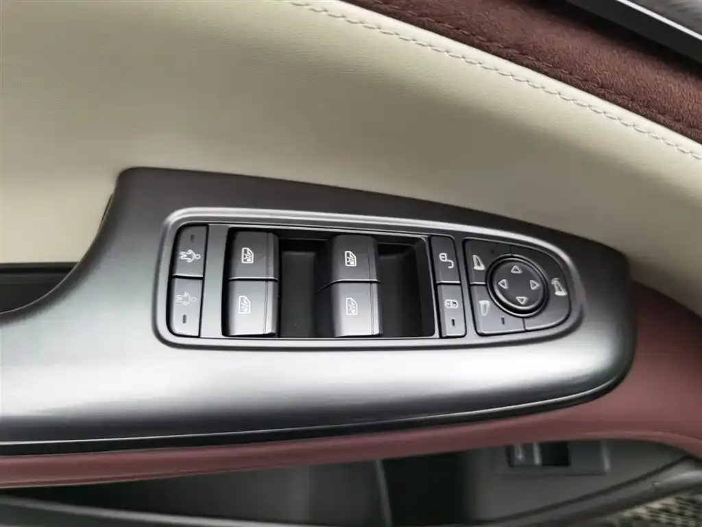 BYD Seal 07 DM-i 2024 из CN, фото 6