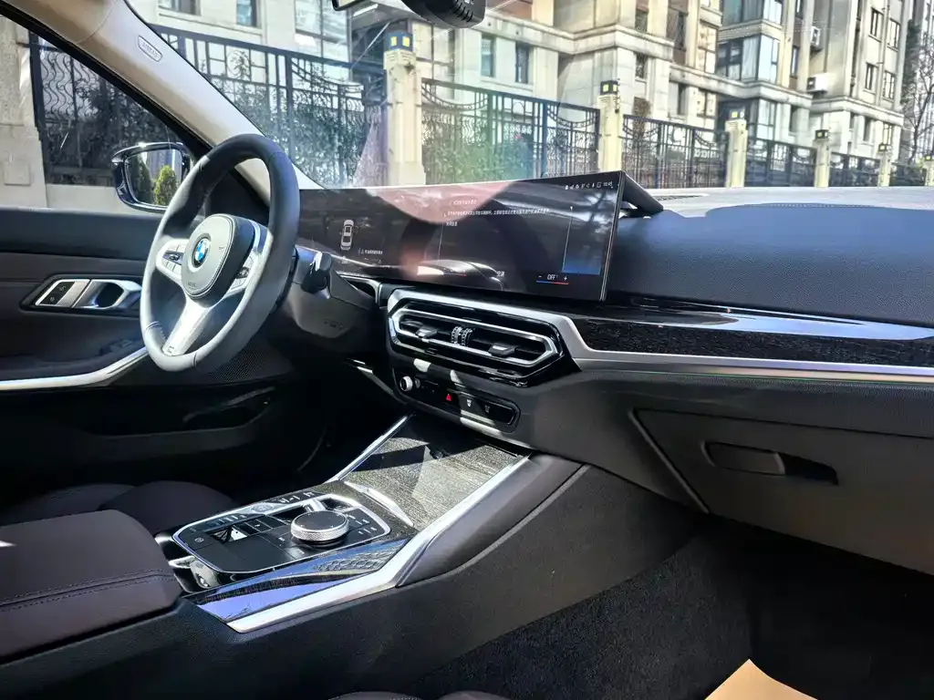 BMW 3 Series 2023 из CN, фото 3