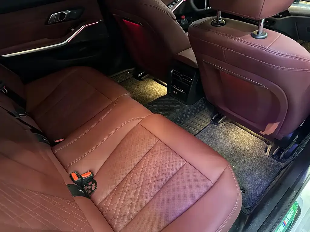BMW 3 Series 2025 из CN, фото 8
