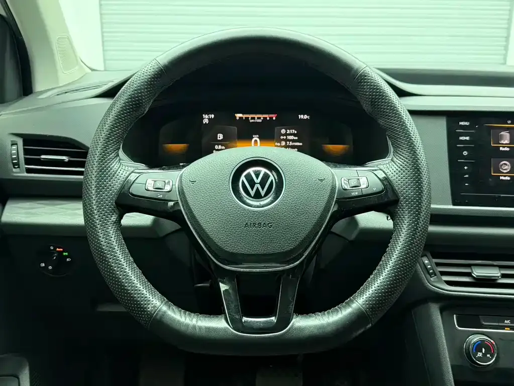 Volkswagen Tharu 2022 из CN, фото 9