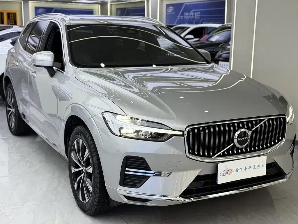 Volvo XC60 — фото 10