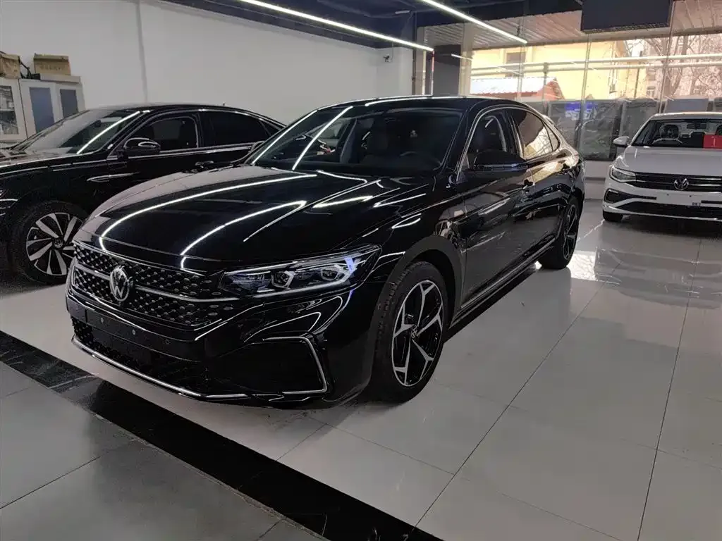 Volkswagen Passat 2024 из CN, фото 1