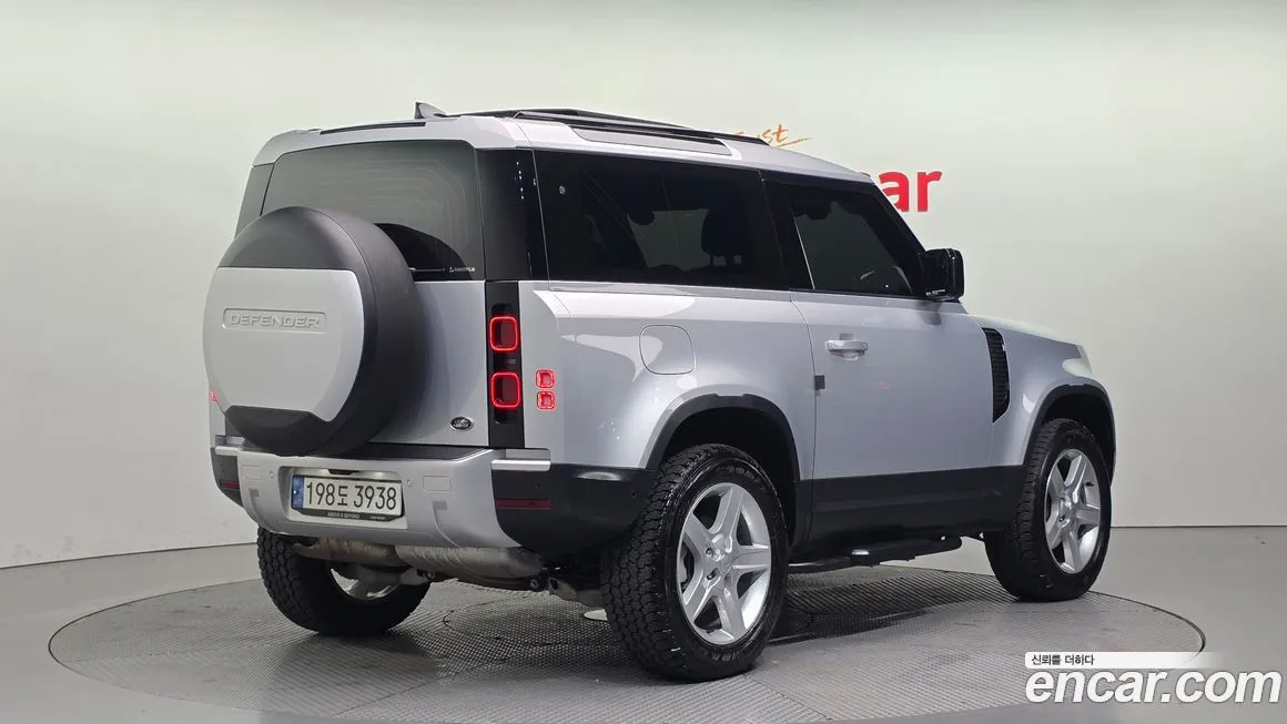 Land Rover Defender 2023 из KR, фото 2