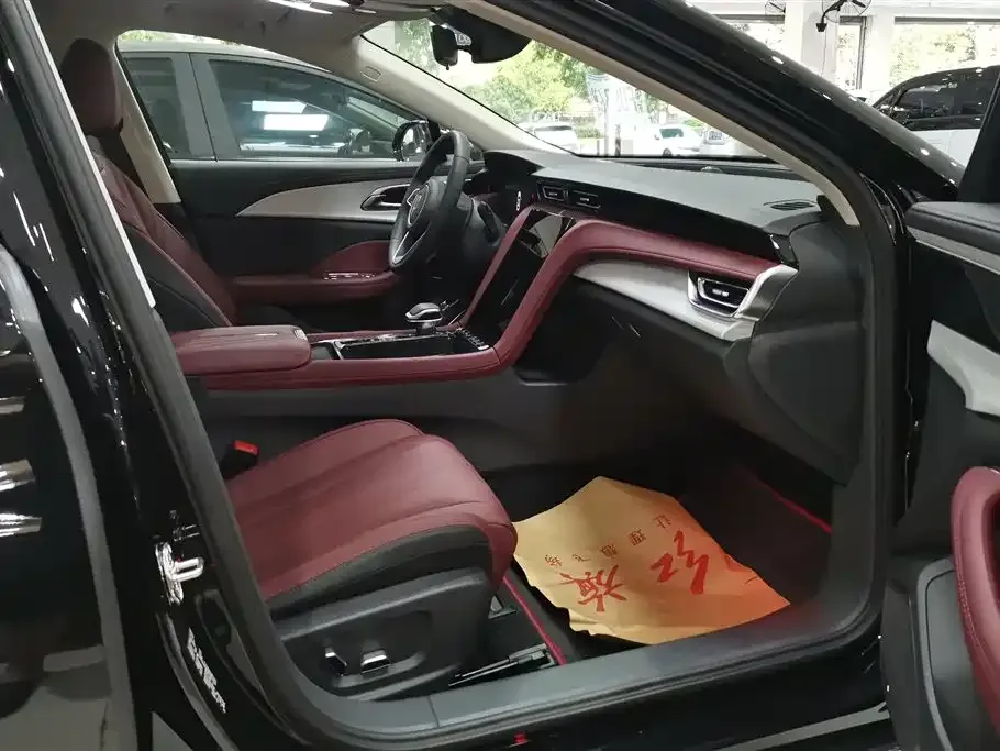 Hongqi H5 2025 из CN, фото 4