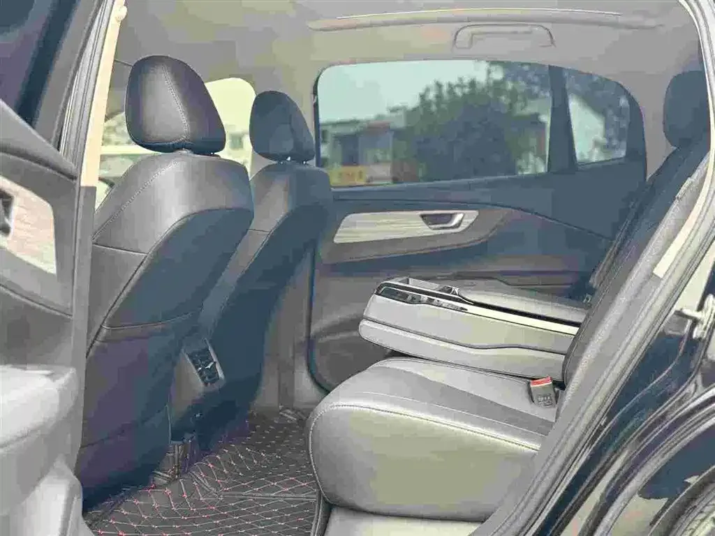 Hongqi E-QM5 2025 из CN, фото 3