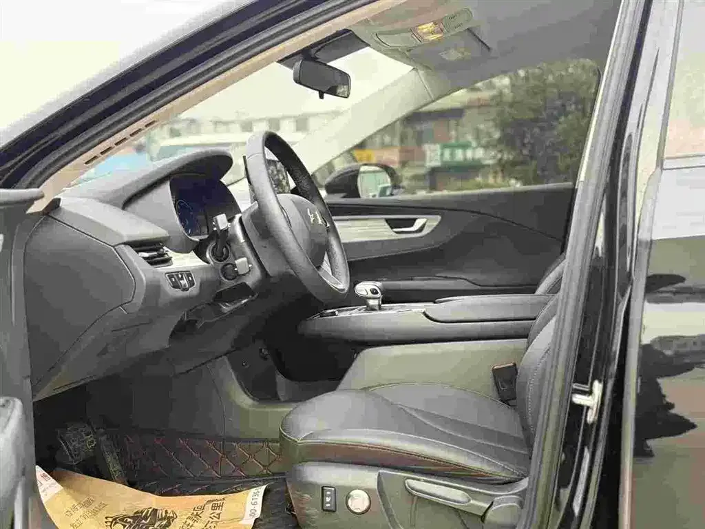 Hongqi E-QM5 2025 из CN, фото 5