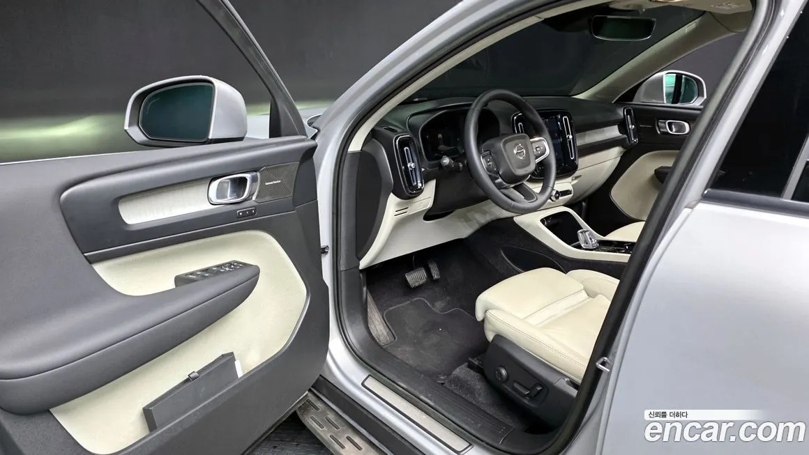 Volvo XC40 2023 из KR, фото 9