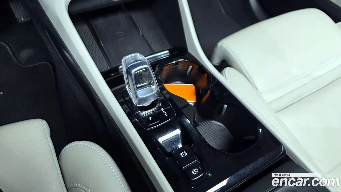 Volvo XC40 2023 из KR, фото 5