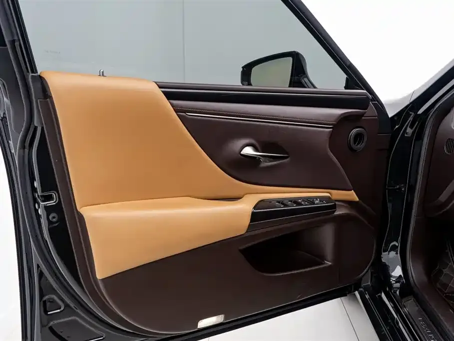 Lexus ES 2021 из CN, фото 5