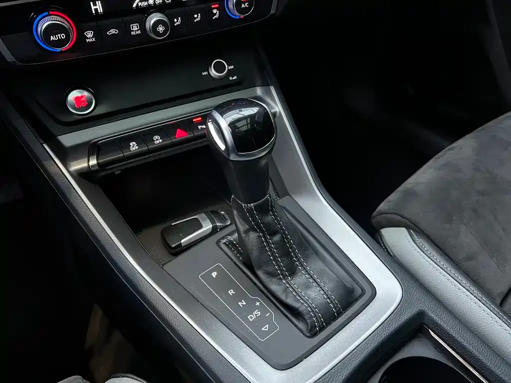 Audi Q3 2021 из CN, фото 10