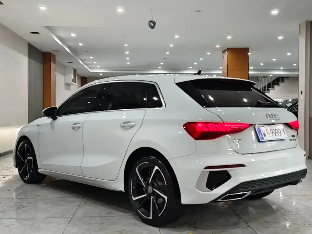 Audi A3 2021 из CN, фото 2