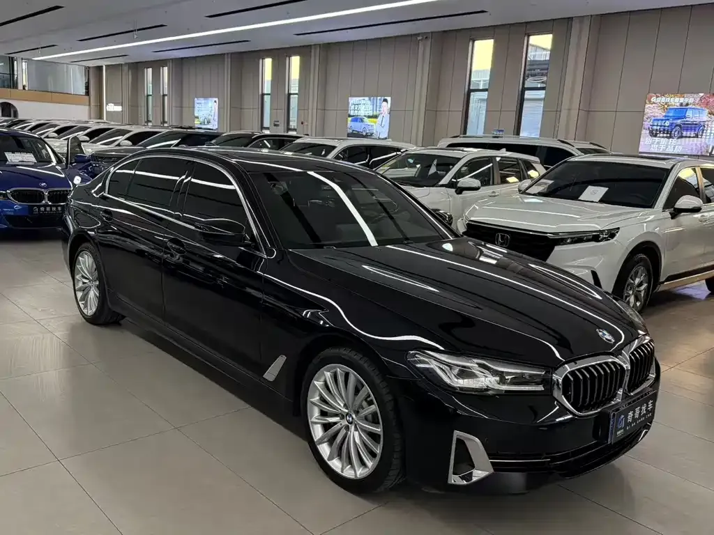 BMW 5 Series — фото 1