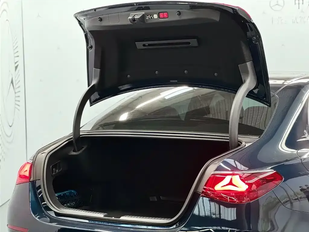 Mercedes-Benz E-Class 2024 из CN, фото 8