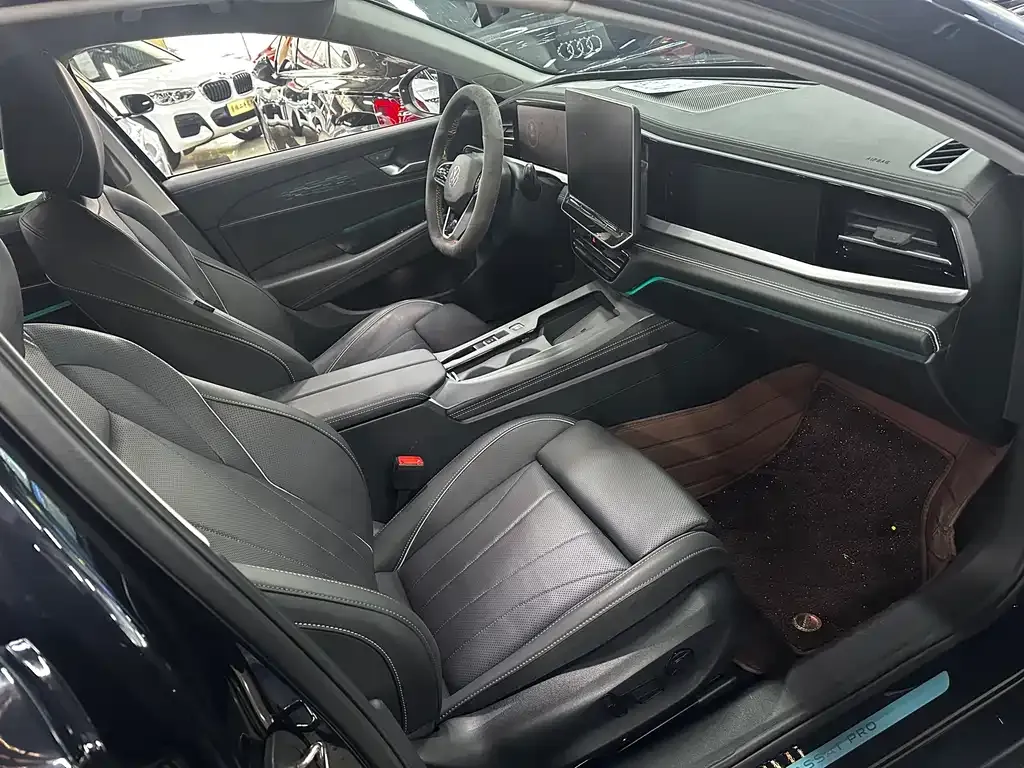 Volkswagen Passat 2024 из CN, фото 8