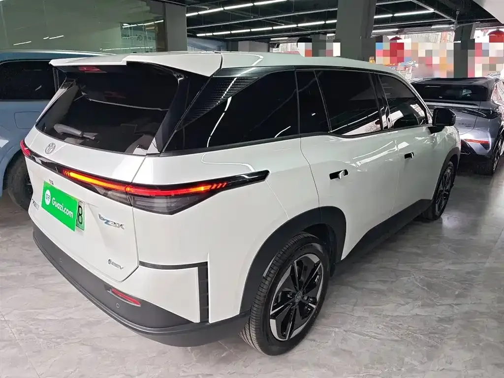 Toyota Platinum 3X 2025 из CN, фото 9
