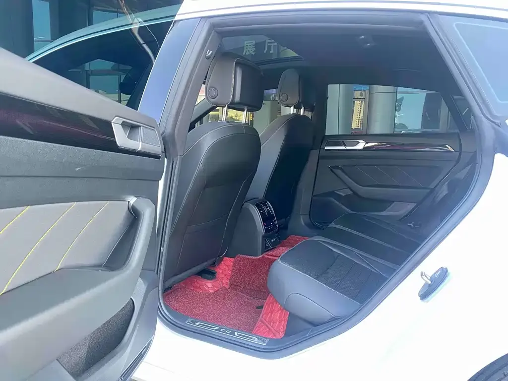 Volkswagen CC 2025 из CN, фото 9
