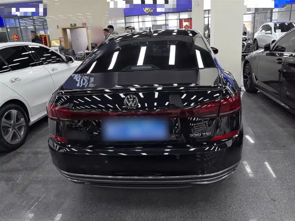 Volkswagen Passat 2023 из CN, фото 2