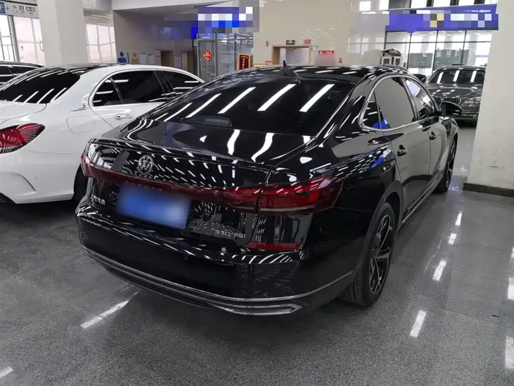 Volkswagen Passat 2023 из CN, фото 7