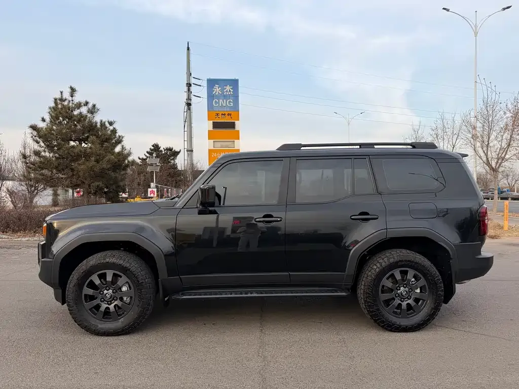 Toyota Prado 2024 из CN, фото 2