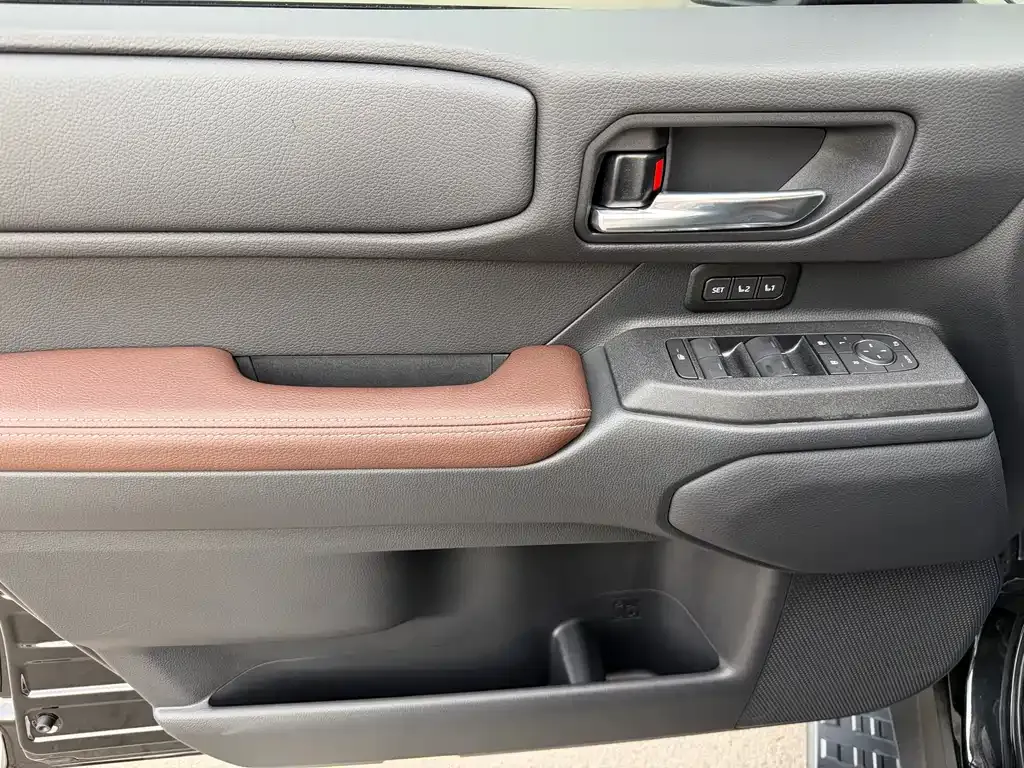 Toyota Prado 2024 из CN, фото 8