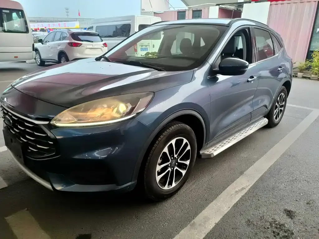 Ford Escape 2021 из CN, фото 1